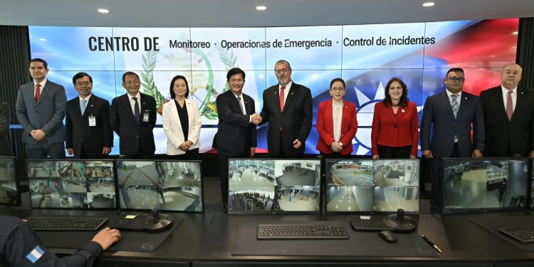 Inauguran sistema de vigilancia de 570 cámaras y un Centro de Monitoreo en el AILA