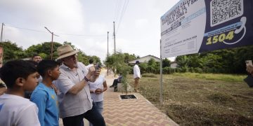 Presidente Arévalo supervisa proyectos viales en Las Cruces, Petén