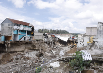 Afectación en Villa Hermosa por aumento del cauce del río Pinula. / Foto: Carlos Caljú - DCA.