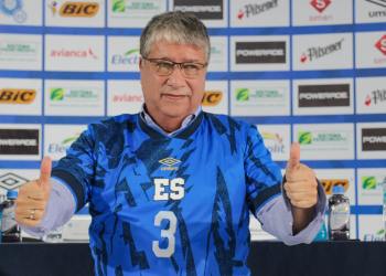 “Bolillo” Gómez seguirá al frente de El Salvador, pese al descenso en la Liga de Naciones 2026