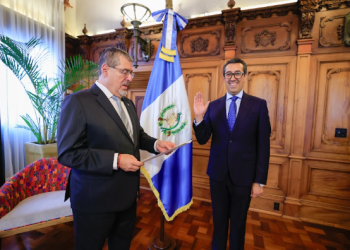 Presidente Arévalo juramenta a nuevas autoridades Banguat y Superintendencia de Bancos