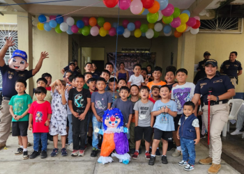PNC llevando actividades a la niñez guatemalteca. / Foto: PNC