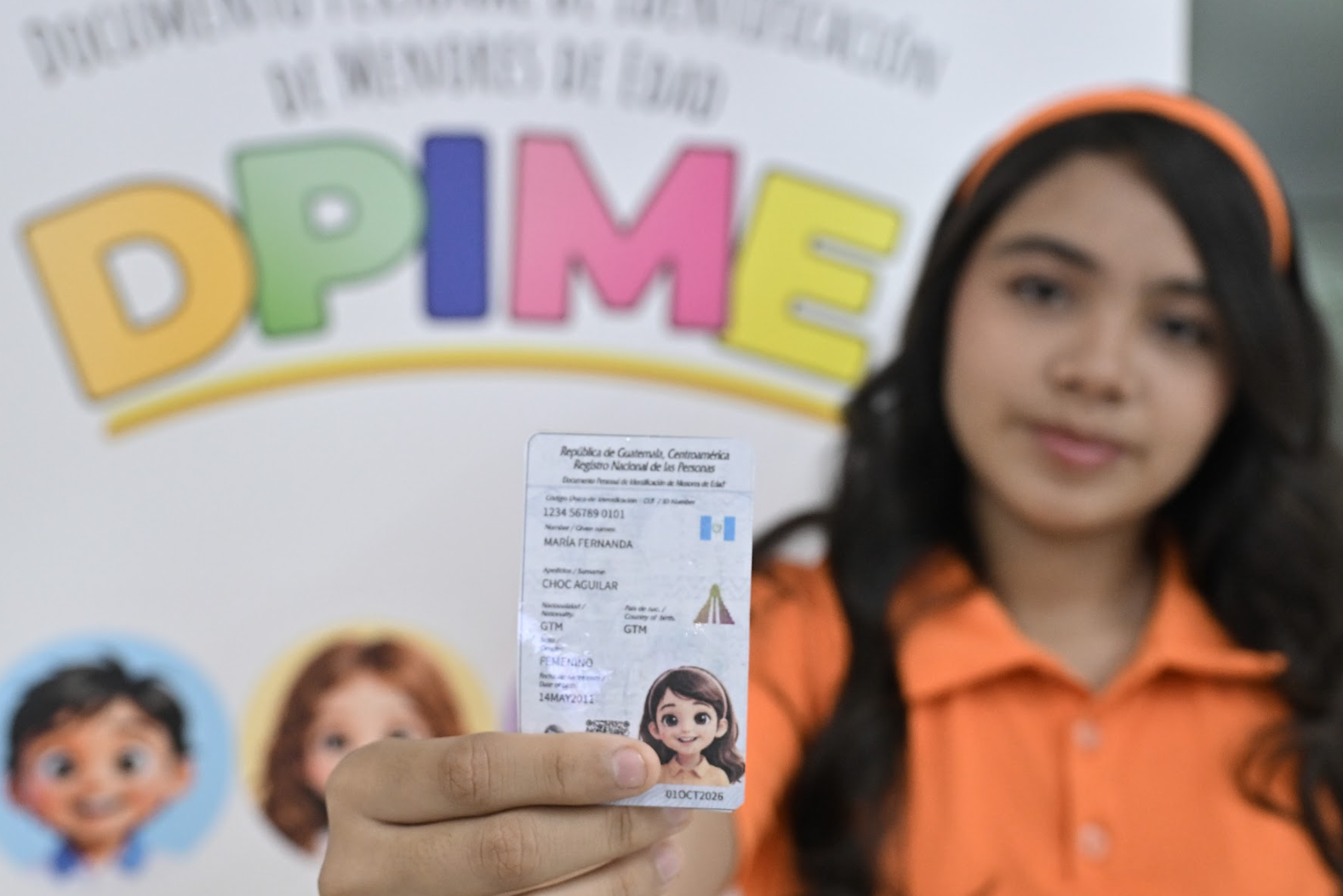 La versión plateada del DPIME está destinada a menores de ocho a 17 años y vence un día antes de que cumplan 18. / Foto: Álvaro Interiano.