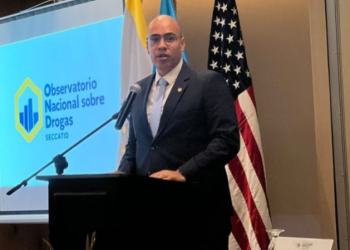 Viceministro Cruz en el Congreso Interprofesional sobre Precursores Químicos. / Foto: Mingob