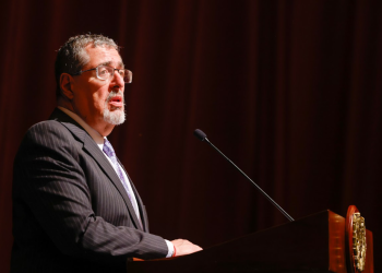 El presidente Bernardo Arévalo en el foro regional Abrelatam/ConDatos 2026