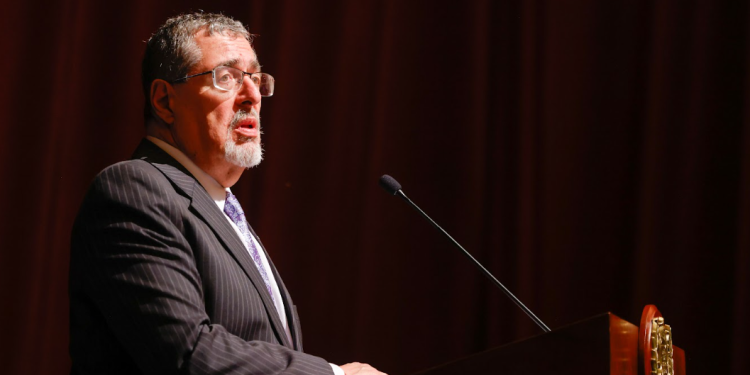 El presidente Bernardo Arévalo en el foro regional Abrelatam/ConDatos 2026