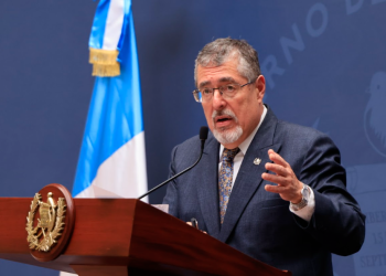Presidente Arévalo resalta modernización del sistema portuario, fundamental en la economía del país
