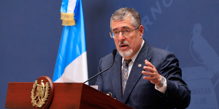 Presidente Arévalo resalta modernización del sistema portuario, fundamental en la economía del país