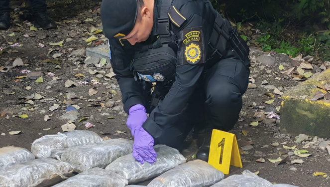 PNC decomisa 20 paquetes de droga en operativo en Jutiapa