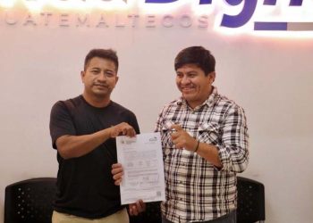 Familias de Chimaltenango se benefician con subsidios habitacionales./Foto: CIV.