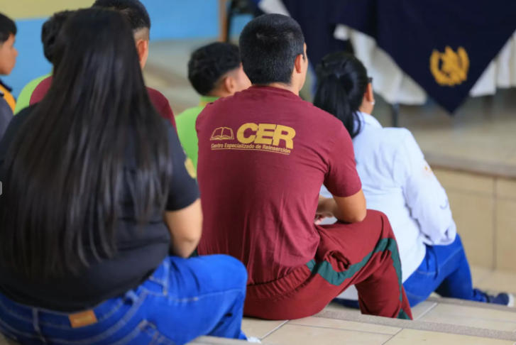 La actividad combinó jornadas académicas, bazar de emprendimiento y pruebas operativas