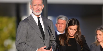 El rey Felipe VI y la reina Letizia en el Hospital Universitario de Toledo. EFE/