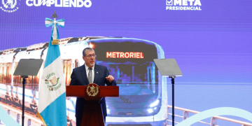 Presidente Bernardo Arévalo en Palacio Nacional de la Cultura.