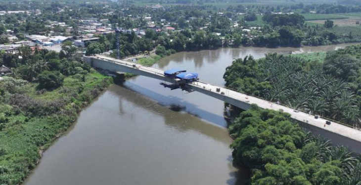 Puente entre La Blanca y Ocós entra en su etapa final tras completar unión de su estructura