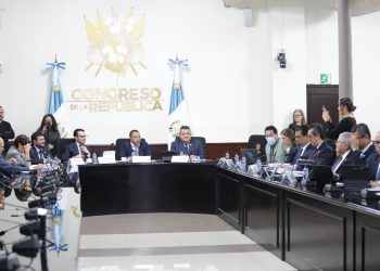 Ministerio de Finanzas Públicas y el Banco de Guatemala participaron en la audiencia por el presupuesto 2027. (Foto: Congreso de la República)