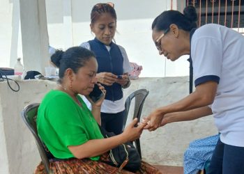 Salud mantiene atención tras lluvias en Santa María Cahabón