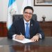 Elfego Castañón asume como contralor general de Cuentas