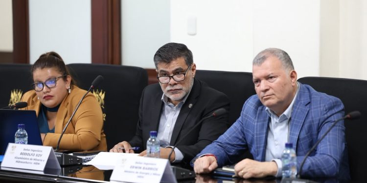 El Ministerio de Energía y Minas presentó la propuesta de presupuesto para el año 2027 en el Congreso de la República. (Foto: Congreso de la República)