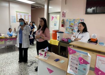 Hospital General San Juan de Dios promueve la prevención del cáncer de mama. (Foto: MSPAS)