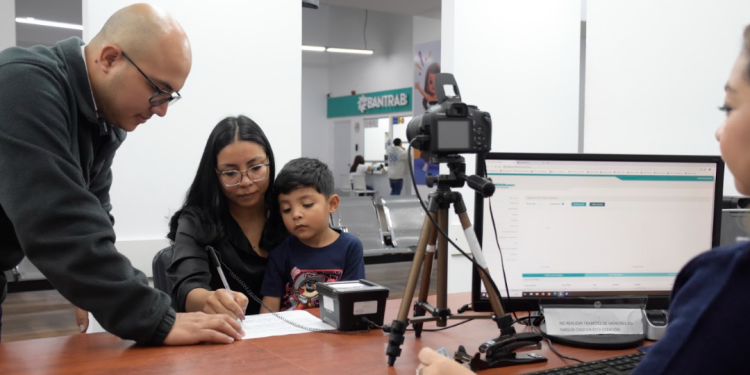 Padres comparten que el DPIME permite tener mayor resguardo de sus hijos. / Foto: Renap.