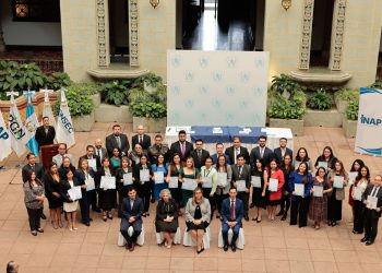 Fortalecen la asesoría jurídica del Ejecutivo con nueva certificación