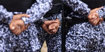 Ri kajlajk’al wuqub’ (287) chi ajchajinelab’ xe’ok che chajinik pa Japache’ Tz’apib’al / 287 nuevos guardias se incorporan para reforzar la seguridad carcelaria
