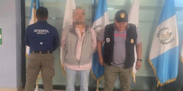 Interpol Guatemala recibe a extraditado desde España por agresión sexual