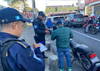 PNC brinda seguridad por medio del Plan Semáforo Seguro. (Foto: PNC)