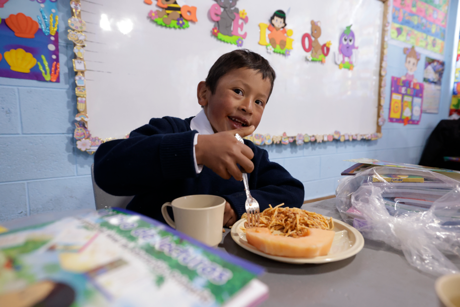 La alimentación escolar es acompañada de nutricionistas que preparan los menú. (Foto: archivo)