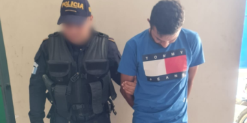 Agentes de la PNC capturan a presunto responsable de asesinato de una abogada y maestra. (Foto: PNC)