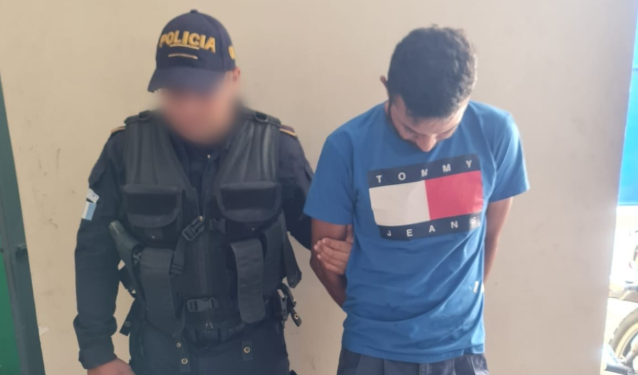 Agentes de la PNC capturan a presunto responsable de asesinato de una abogada y maestra. (Foto: PNC)