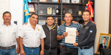 Firman cinco convenios de infraestructura vial en el Municipio de Granados, Baja Verapaz