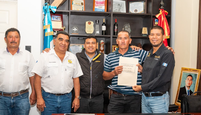 Firman cinco convenios de infraestructura vial en el Municipio de Granados, Baja Verapaz