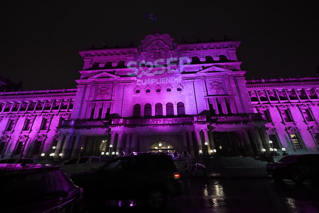 Conmemoración del Día Internacional de la Lucha contra el Cáncer de Mama/Foto: Álvaro Interiano.