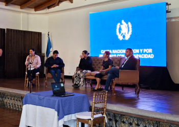 Evalúan avances de la Política Nacional en Discapacidad durante encuentro en Cobán