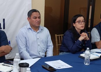 Gobernador de Santa Rosa conoce avances de acciones y retos para 2027