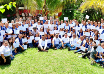 Programa Mejores Familias gradúa a 241 personas de 21 comunidades de Escuintla
