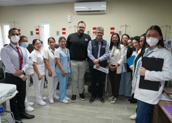 Autoridades de Salud supervisaron los servicios de atención en el Hospital de Antigua. (Foto: MSPAS)