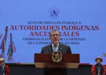 Presidente Bernardo Arévalo ofreció disculpas públicas a autoridades indígenas. (Fotos: Alex Jacinto)