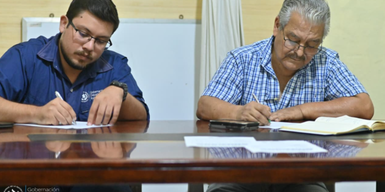 Analizan estudios ambientales y apoyo al sector pesquero por situación de esteros y manglares en Champerico
